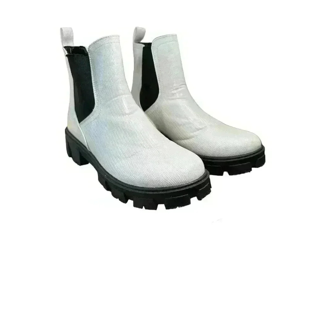 Women’s White Black Chunky Thick Sole Combat Chelsea Boots Size 9.5 Gorpcore EUC